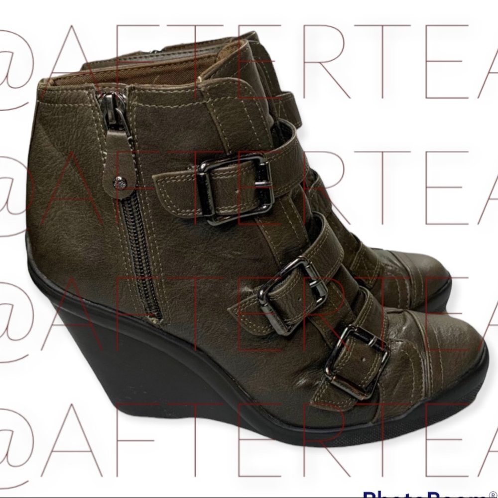 Simply Vera wang wedge boots, round toe bootie